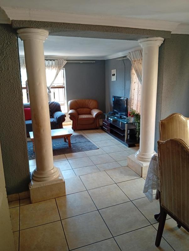 6 Bedroom Property for Sale in Tembisa Gauteng