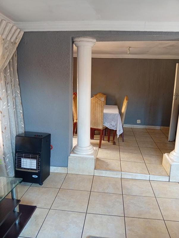6 Bedroom Property for Sale in Tembisa Gauteng