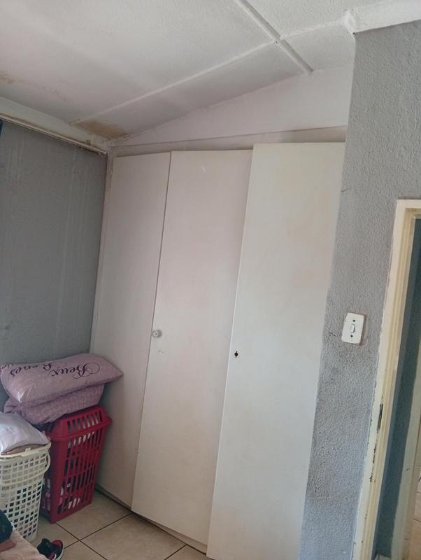 6 Bedroom Property for Sale in Tembisa Gauteng