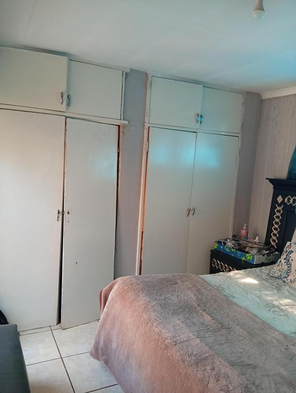 6 Bedroom Property for Sale in Tembisa Gauteng