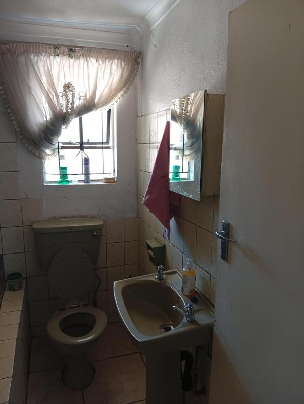 6 Bedroom Property for Sale in Tembisa Gauteng