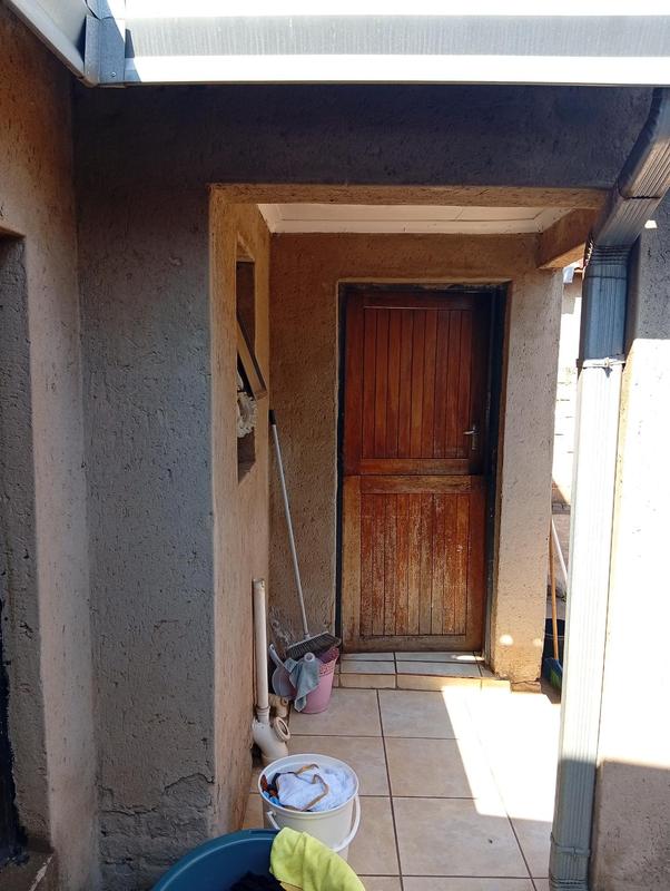 6 Bedroom Property for Sale in Tembisa Gauteng