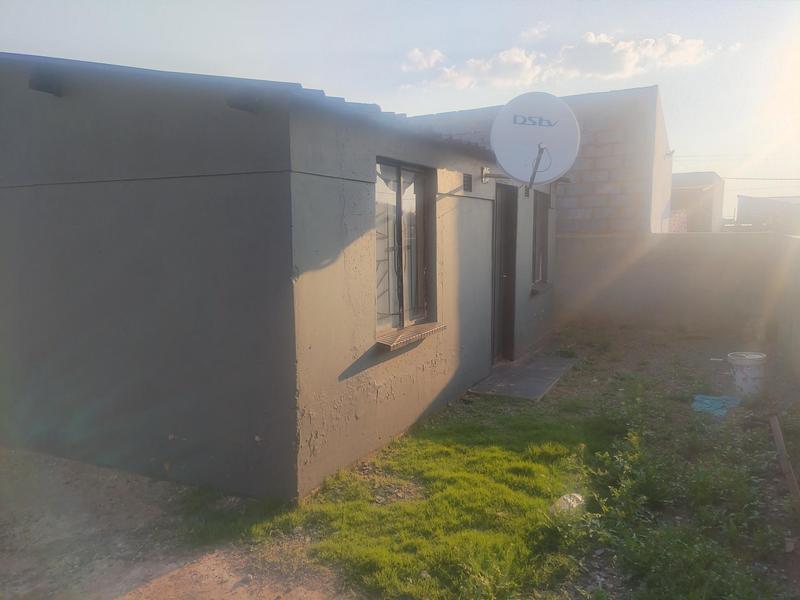 2 Bedroom Property for Sale in Katlehong South Gauteng