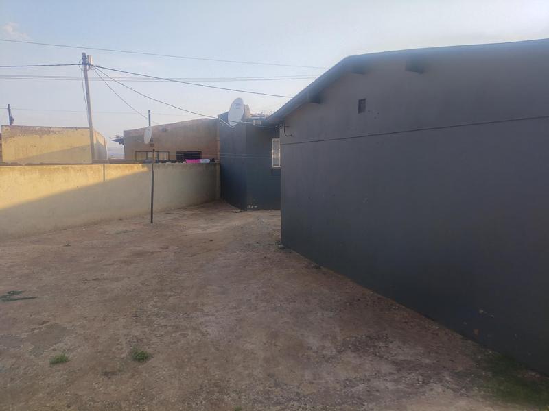 2 Bedroom Property for Sale in Katlehong South Gauteng