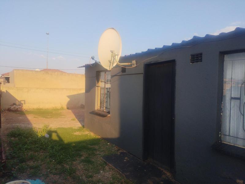 2 Bedroom Property for Sale in Katlehong South Gauteng