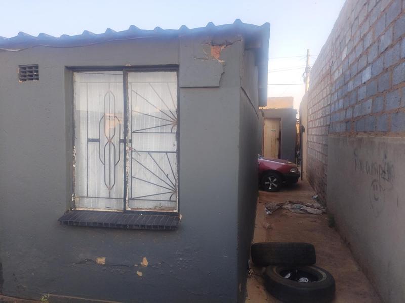 2 Bedroom Property for Sale in Katlehong South Gauteng