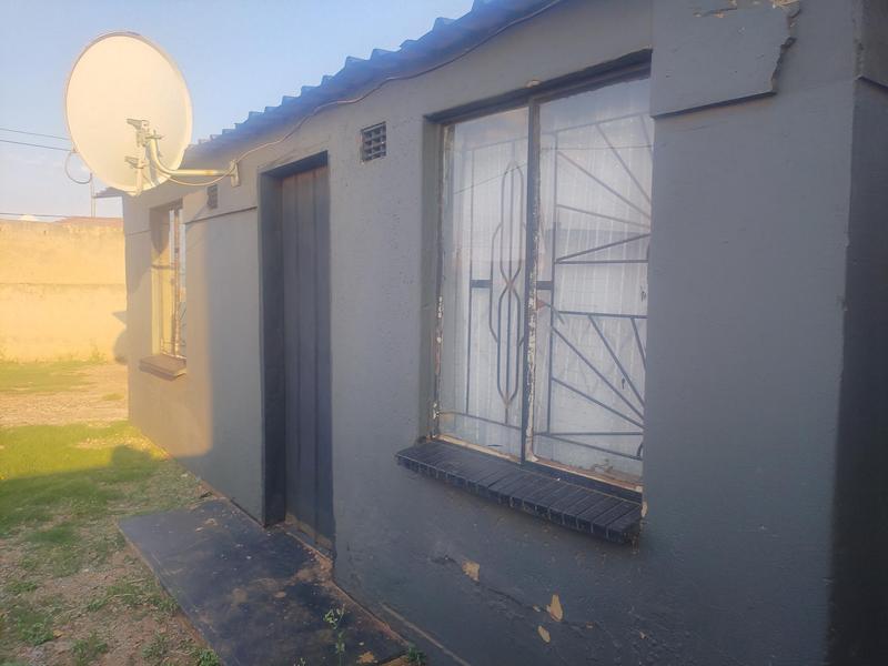 2 Bedroom Property for Sale in Katlehong South Gauteng