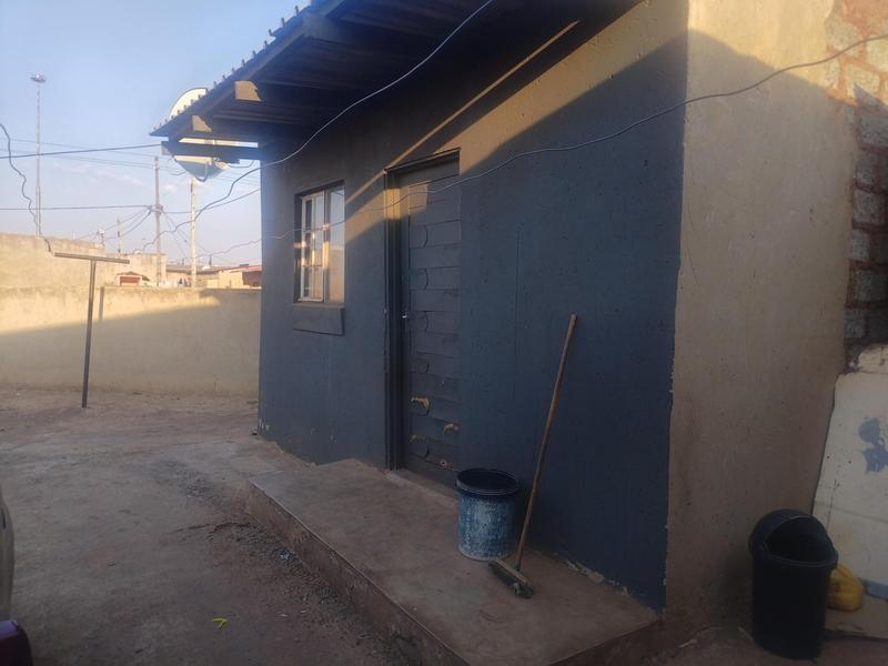 2 Bedroom Property for Sale in Katlehong South Gauteng