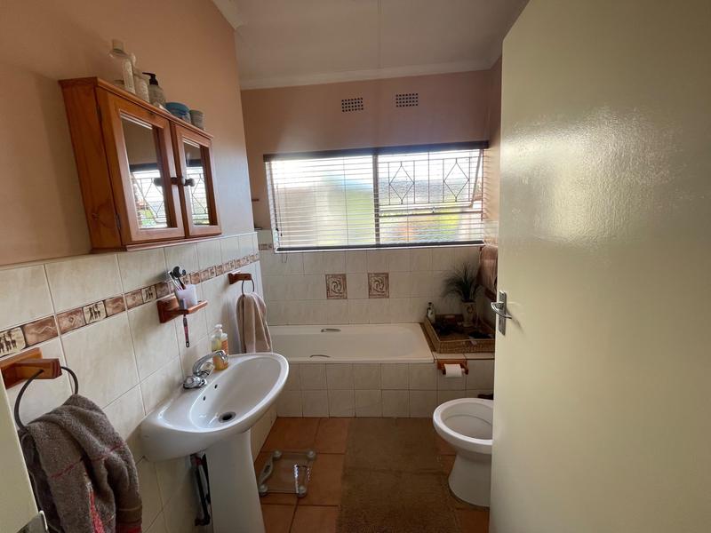4 Bedroom Property for Sale in Esther Park Gauteng