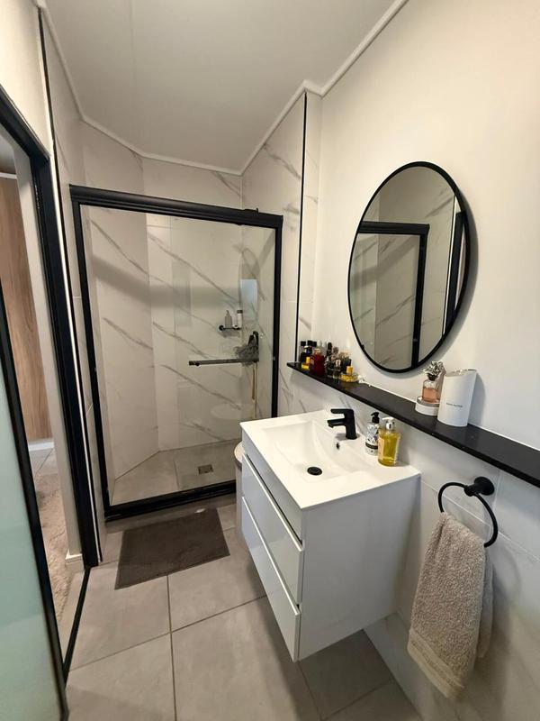 2 Bedroom Property for Sale in Waterfall Gauteng