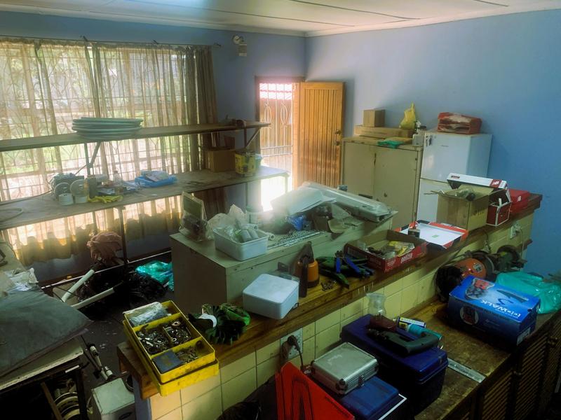 6 Bedroom Property for Sale in Plantation Gauteng