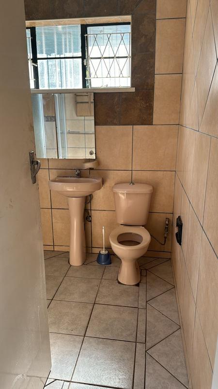 To Let 1 Bedroom Property for Rent in Cyrildene Gauteng