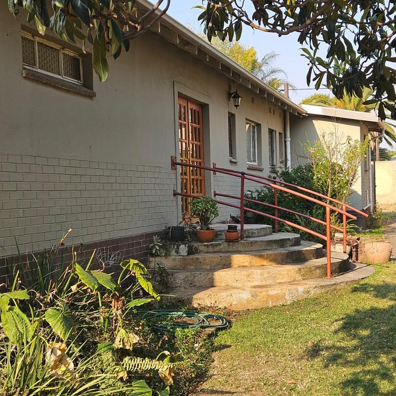 To Let 2 Bedroom Property for Rent in Lombardy East Gauteng