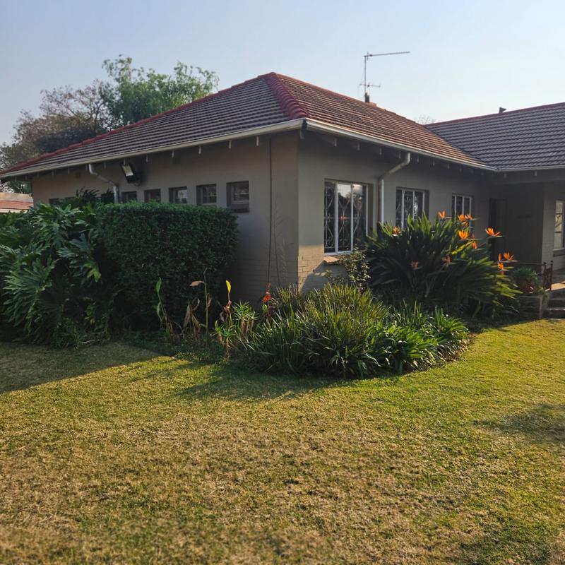 To Let 2 Bedroom Property for Rent in Lombardy East Gauteng