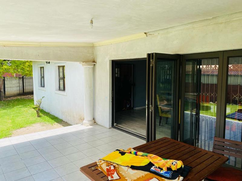 4 Bedroom Property for Sale in Birchleigh North Gauteng