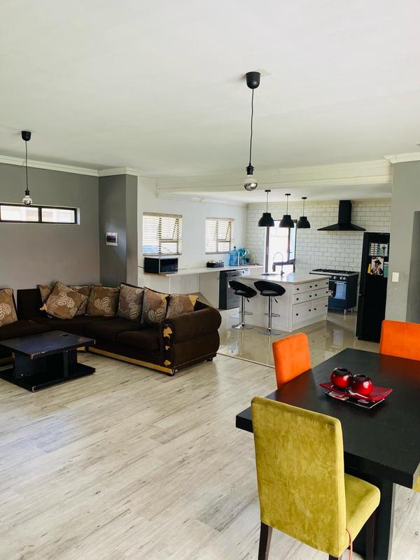 4 Bedroom Property for Sale in Birchleigh North Gauteng