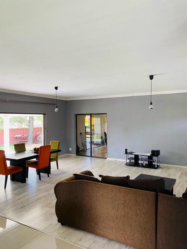4 Bedroom Property for Sale in Birchleigh North Gauteng
