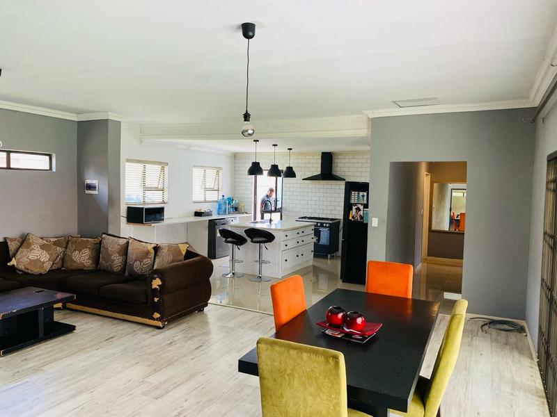 4 Bedroom Property for Sale in Birchleigh North Gauteng