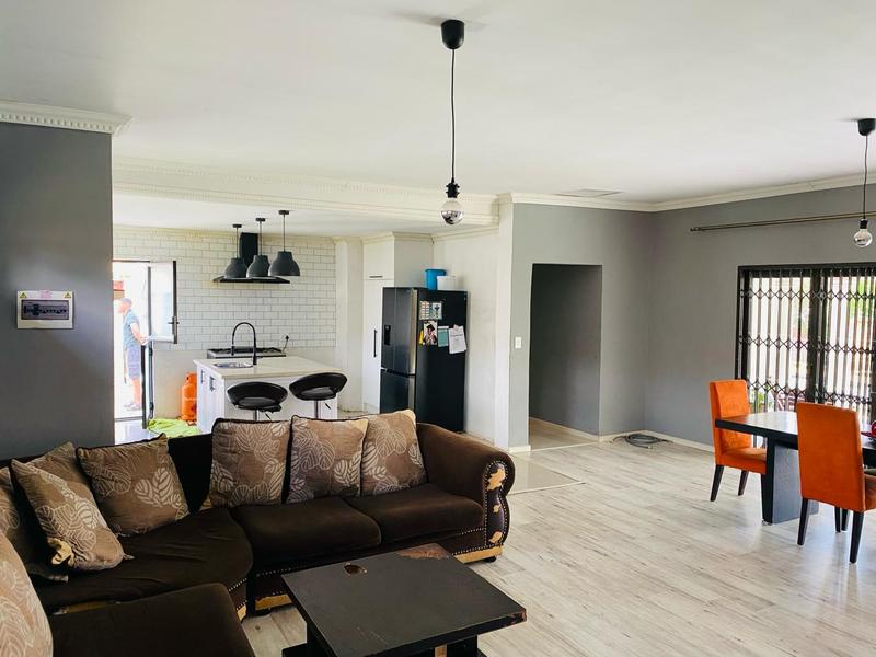 4 Bedroom Property for Sale in Birchleigh North Gauteng