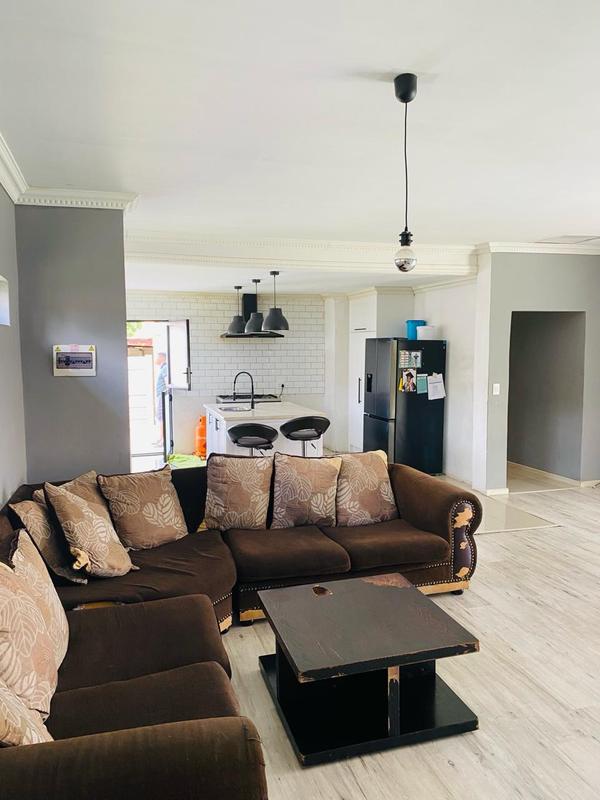 4 Bedroom Property for Sale in Birchleigh North Gauteng