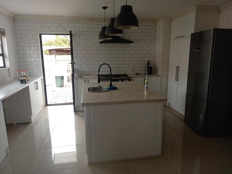 4 Bedroom Property for Sale in Birchleigh North Gauteng