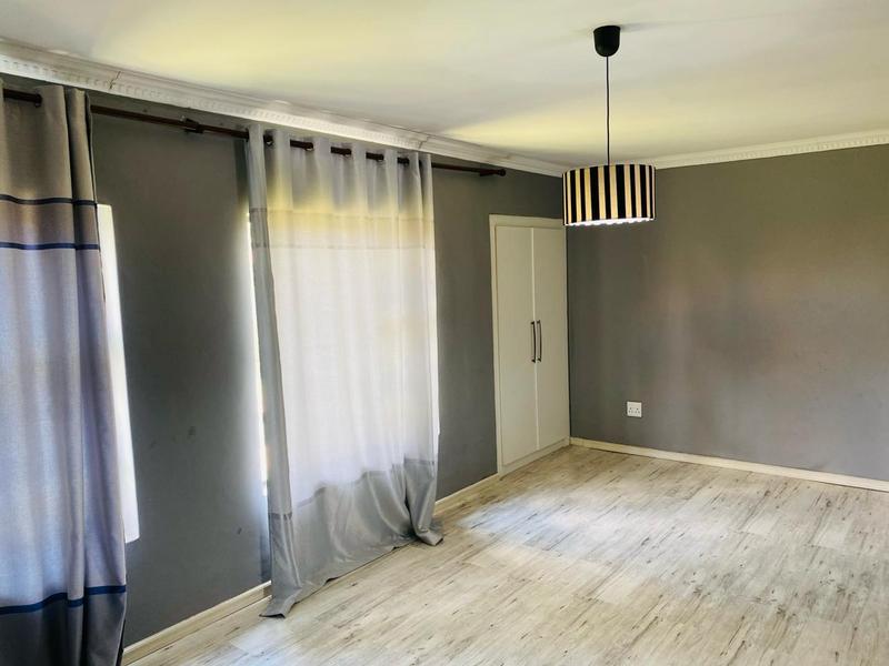 4 Bedroom Property for Sale in Birchleigh North Gauteng