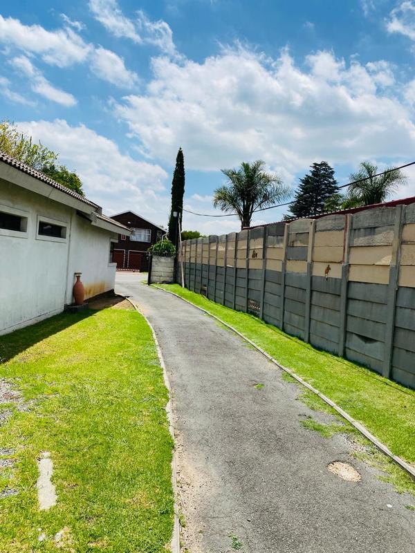 4 Bedroom Property for Sale in Birchleigh North Gauteng