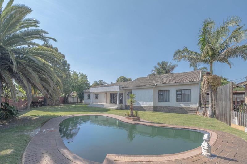 4 Bedroom Property for Sale in Birchleigh North Gauteng