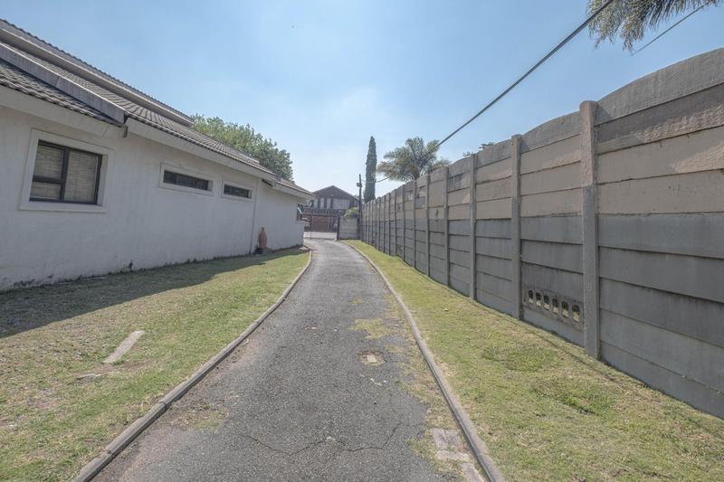 4 Bedroom Property for Sale in Birchleigh North Gauteng