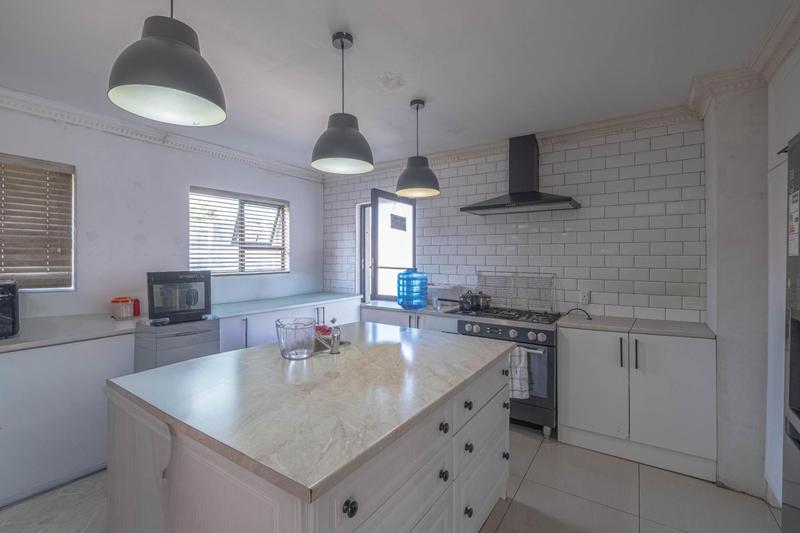 4 Bedroom Property for Sale in Birchleigh North Gauteng