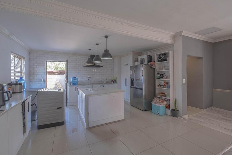4 Bedroom Property for Sale in Birchleigh North Gauteng