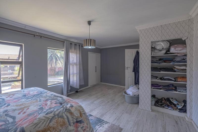 4 Bedroom Property for Sale in Birchleigh North Gauteng