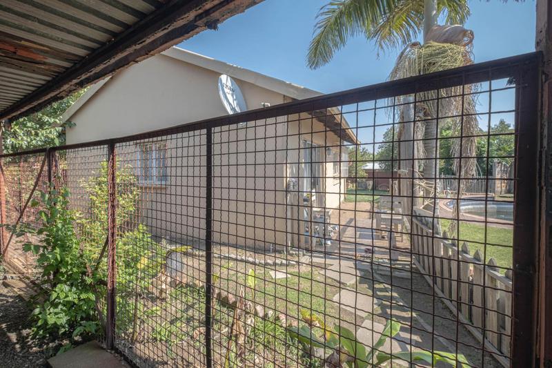 4 Bedroom Property for Sale in Birchleigh North Gauteng
