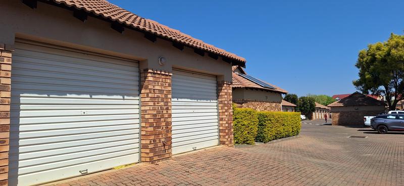 2 Bedroom Property for Sale in Moreleta Park Gauteng