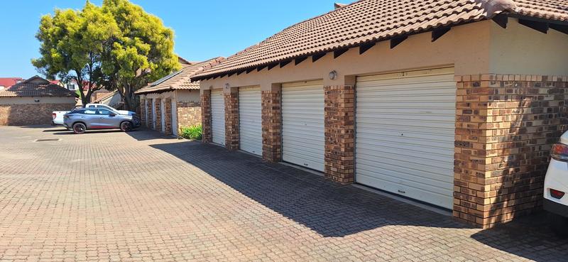 2 Bedroom Property for Sale in Moreleta Park Gauteng