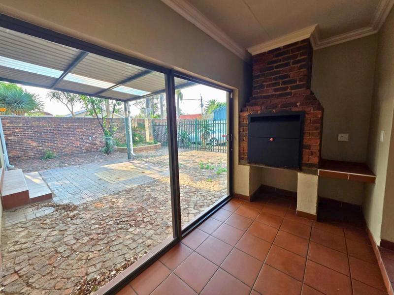 To Let 2 Bedroom Property for Rent in Nimrodpark Gauteng