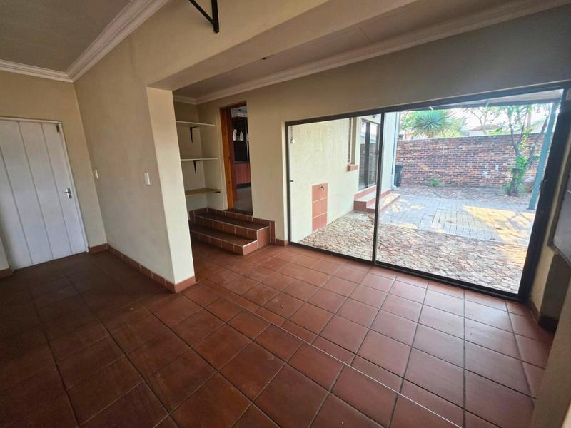 To Let 2 Bedroom Property for Rent in Nimrodpark Gauteng