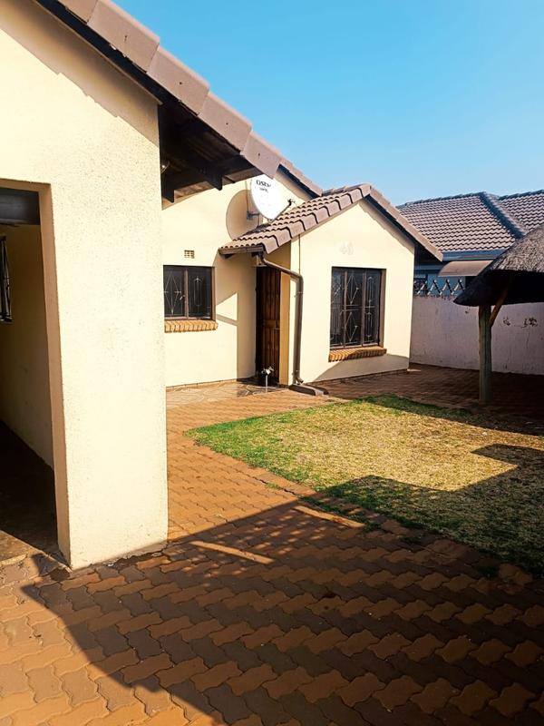 To Let 3 Bedroom Property for Rent in Dawn Park Gauteng