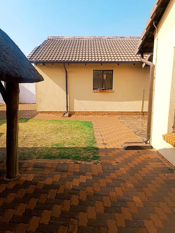 To Let 3 Bedroom Property for Rent in Dawn Park Gauteng