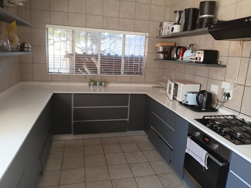 To Let 1 Bedroom Property for Rent in Sunnyside Gauteng
