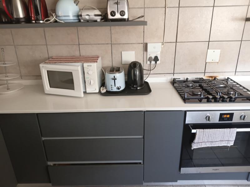 To Let 1 Bedroom Property for Rent in Sunnyside Gauteng