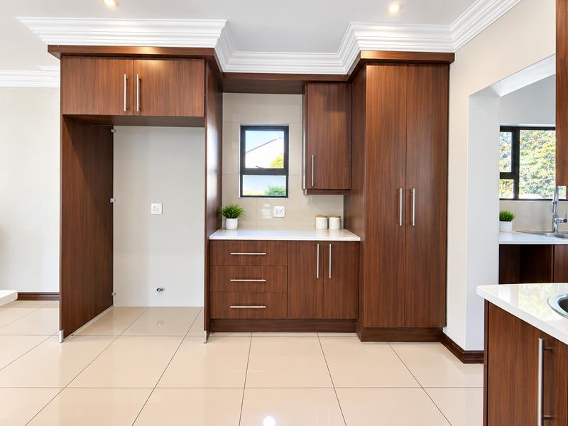 To Let 4 Bedroom Property for Rent in Midstream Estate Gauteng