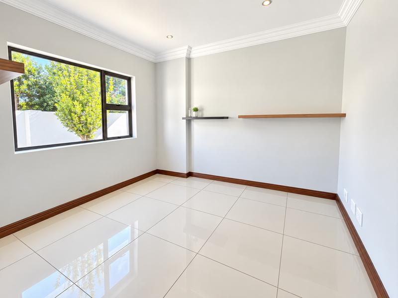 To Let 4 Bedroom Property for Rent in Midstream Estate Gauteng
