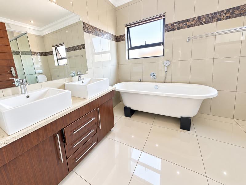 To Let 4 Bedroom Property for Rent in Midstream Estate Gauteng