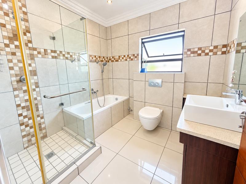 To Let 4 Bedroom Property for Rent in Midstream Estate Gauteng