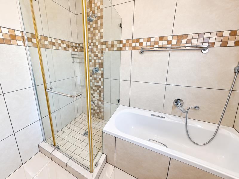 To Let 4 Bedroom Property for Rent in Midstream Estate Gauteng