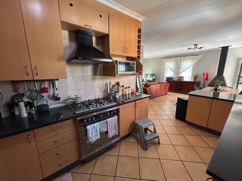 To Let 3 Bedroom Property for Rent in Kosmosdal Gauteng