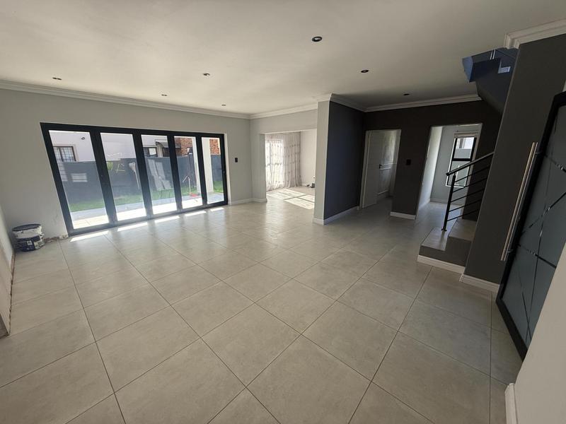 To Let 3 Bedroom Property for Rent in Summerfields Estate Gauteng