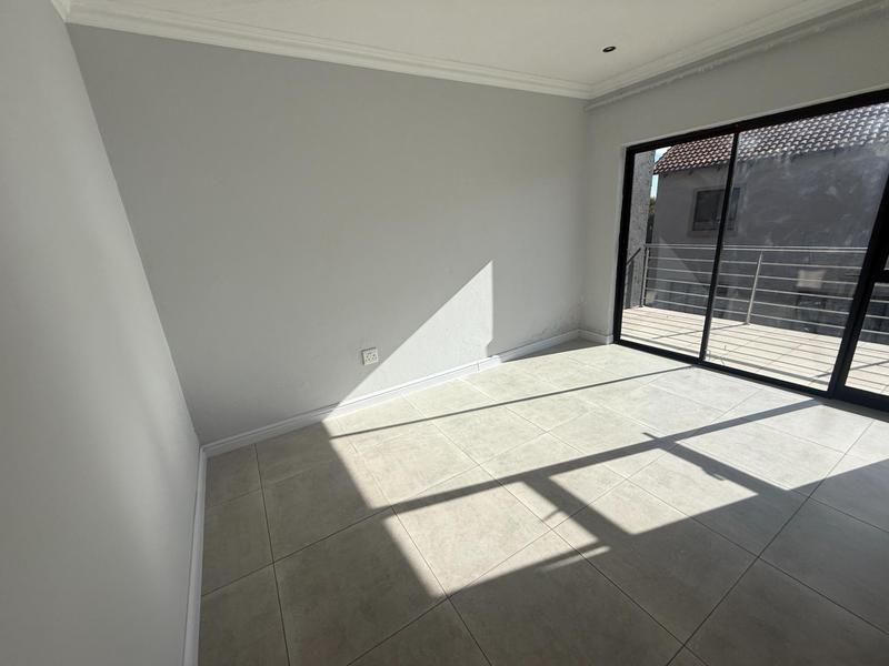 To Let 3 Bedroom Property for Rent in Summerfields Estate Gauteng
