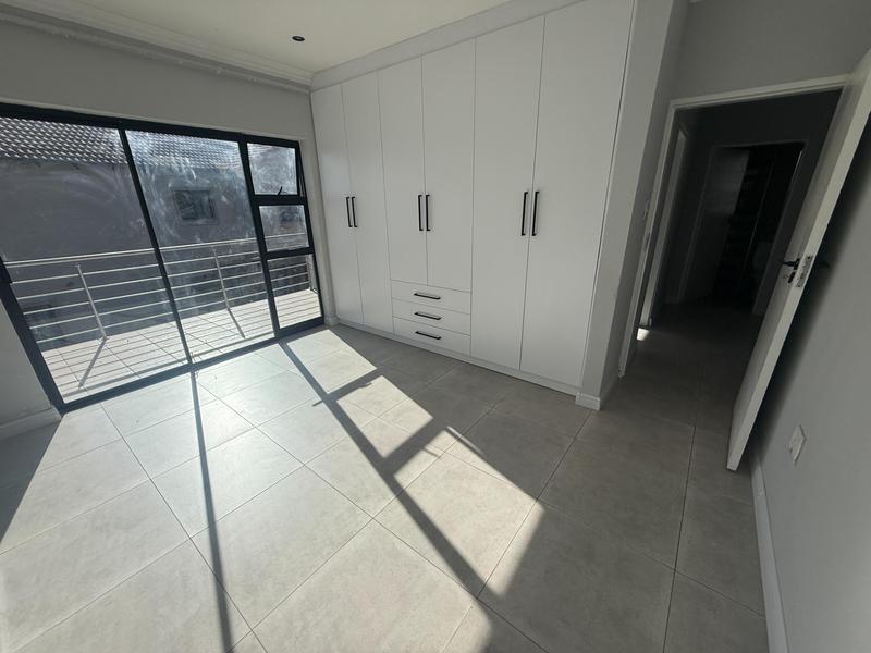 To Let 3 Bedroom Property for Rent in Summerfields Estate Gauteng